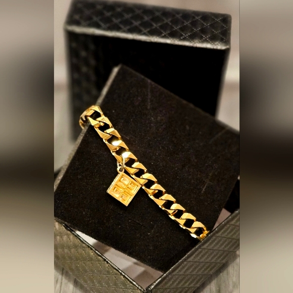 Givenchy Gold Chain Bracelet Vintage Rare Chain Link - Picture 1 of 7